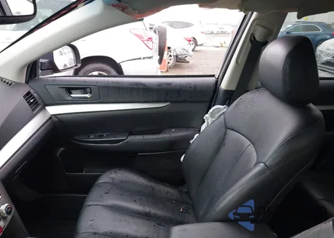 2013 Subaru Outback 2.5I Premium z USA, uszkodzony, nr VIN 4S4BRBGC8D3239175